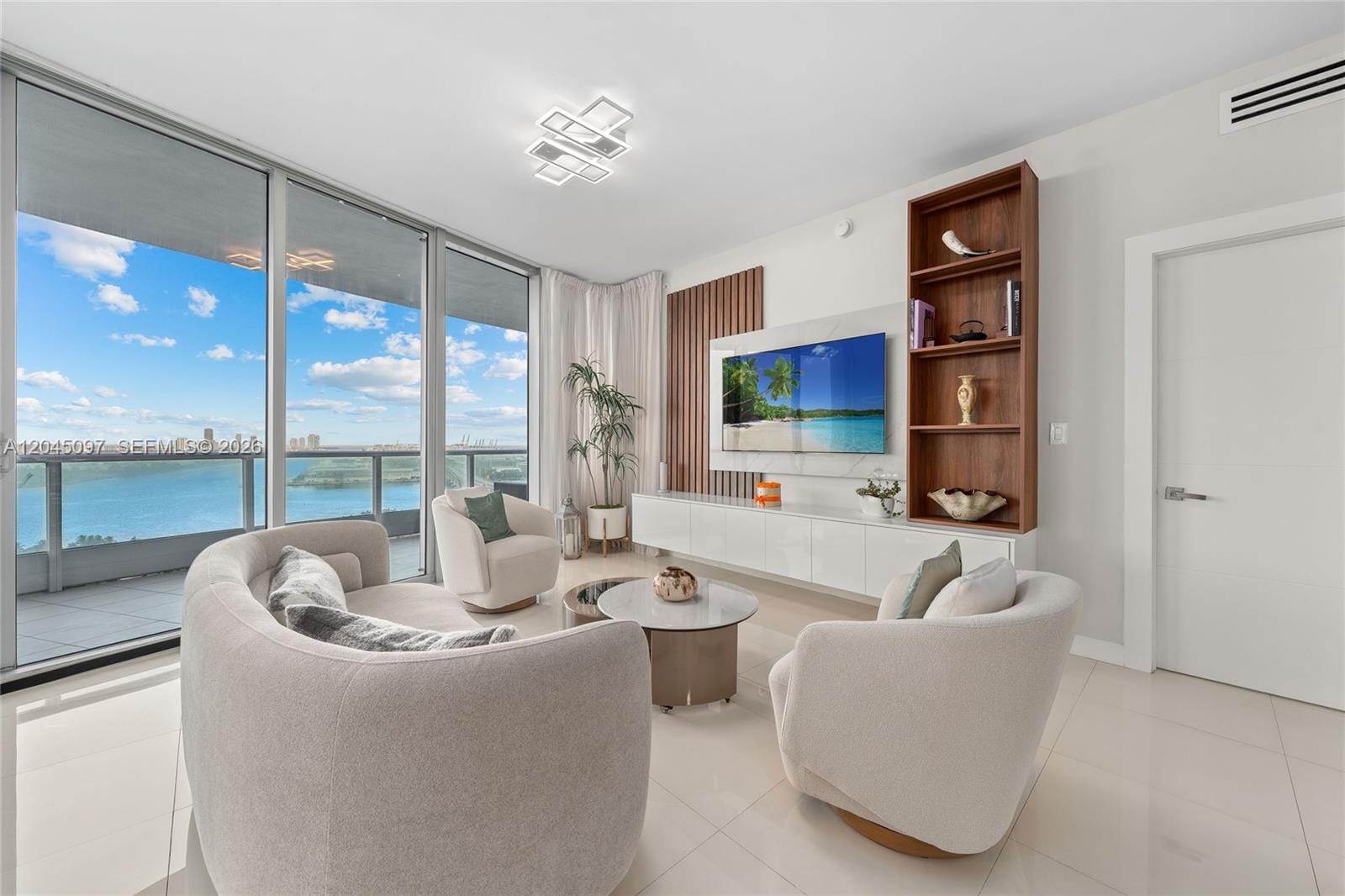 900 Biscayne Boulevard 2506 — photo 3