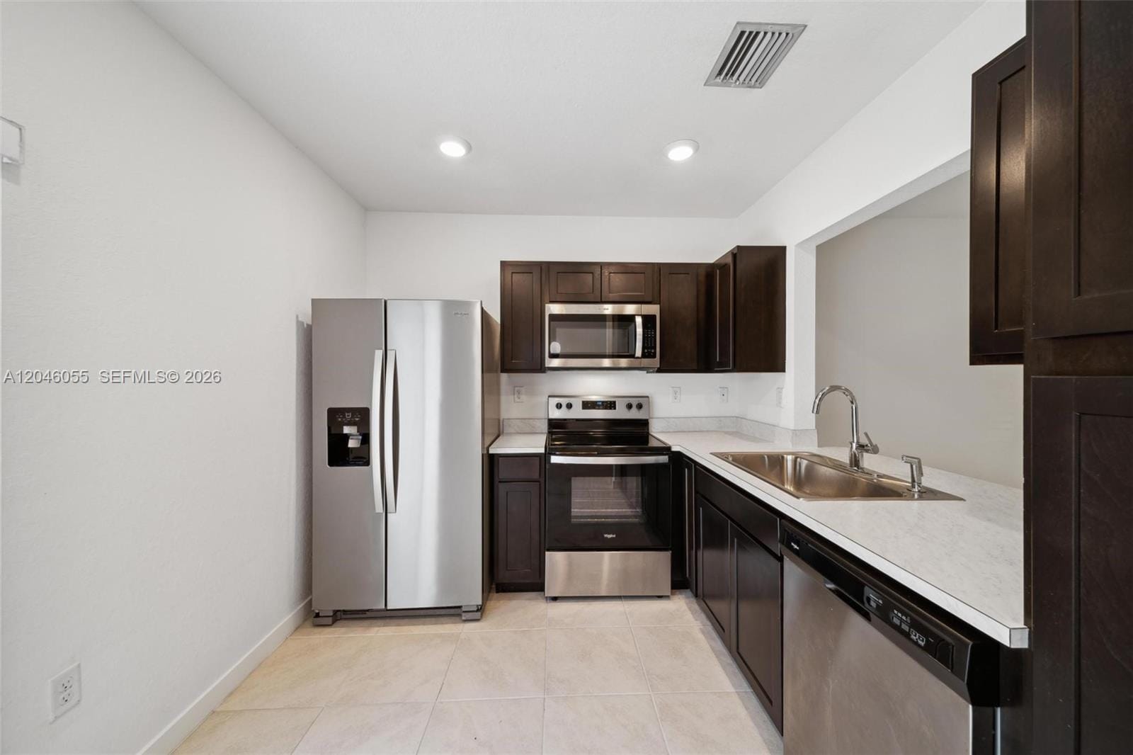 441 NE 4th Lane — photo 3
