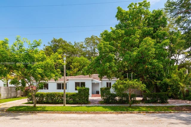 2215 Tequesta Lane, Miami, FL 33133