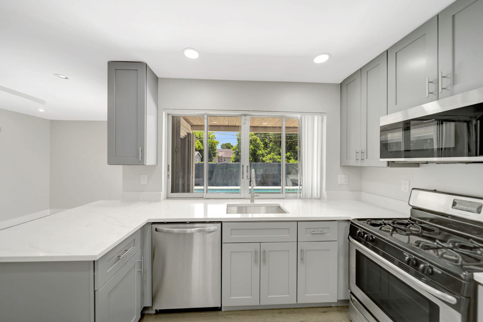 2545 NW 105th Lane, Sunrise, FL 33322 photo 3