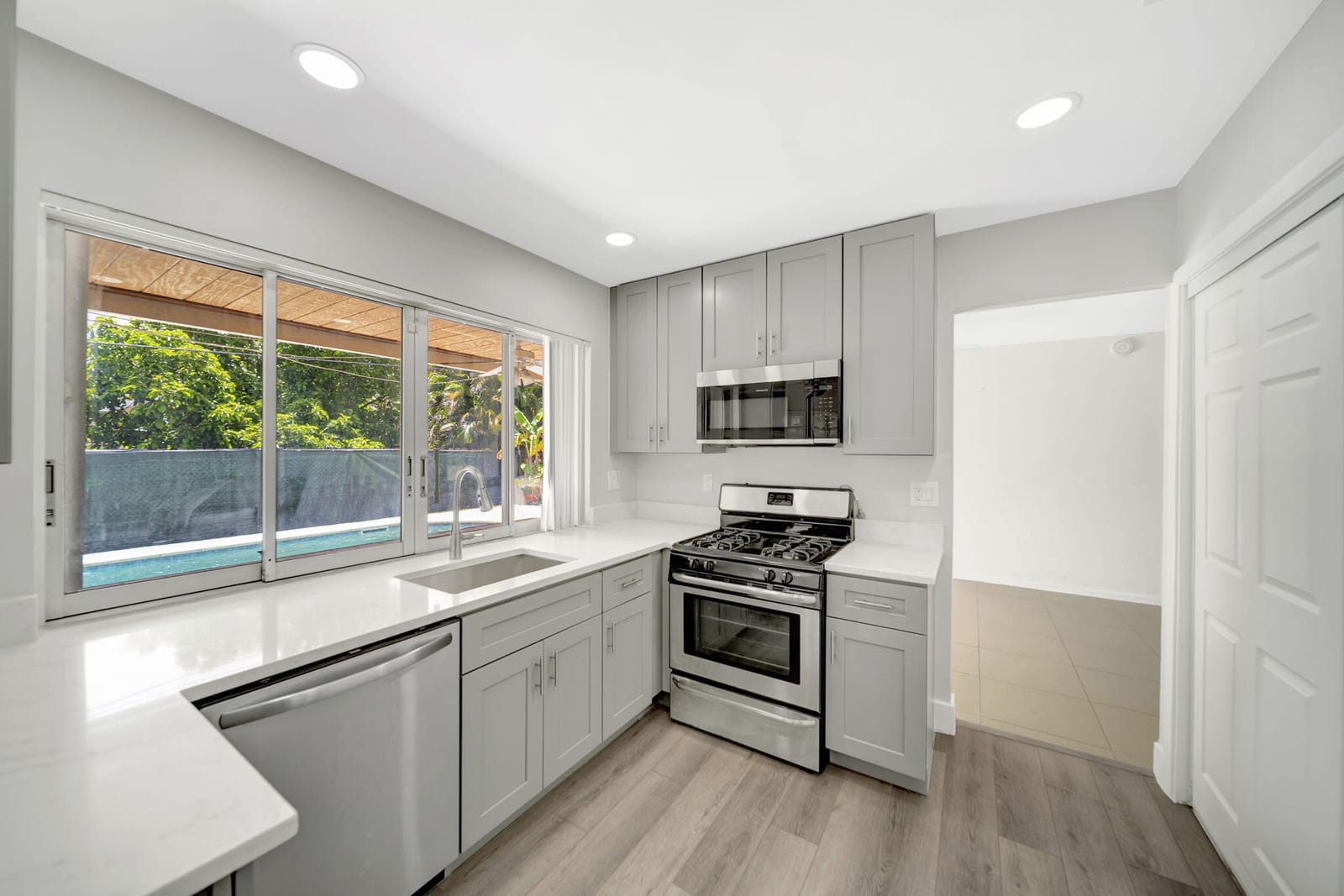 2545 NW 105th Lane, Sunrise, FL 33322 photo 7