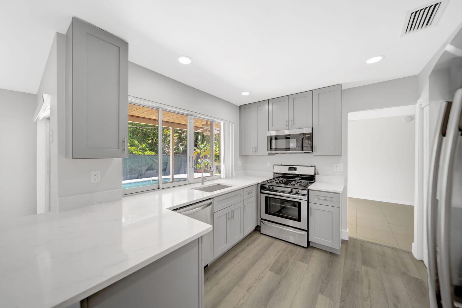 2545 NW 105th Lane, Sunrise, FL 33322 photo 9