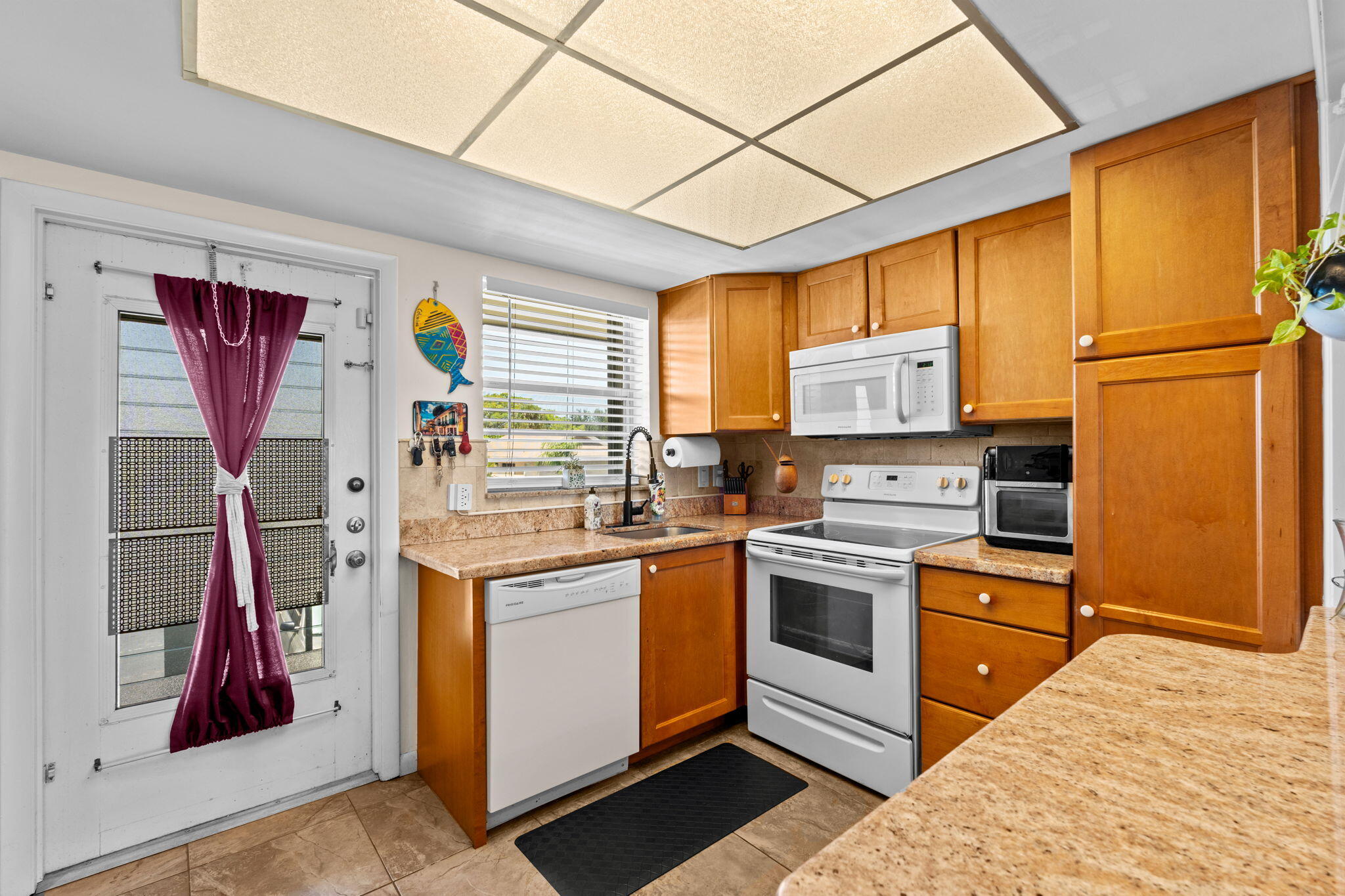 312 NE 17th Avenue 203, Boynton Beach, FL 33435
