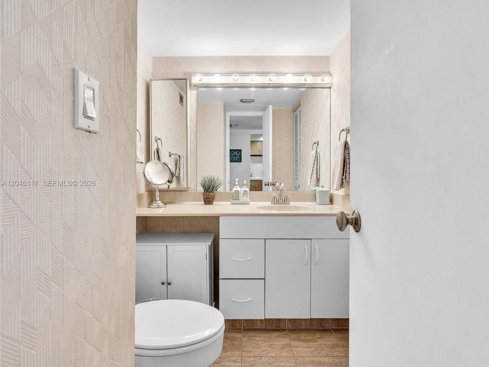 1901 Brickell Avenue B1203, Miami, FL 33129 photo 14