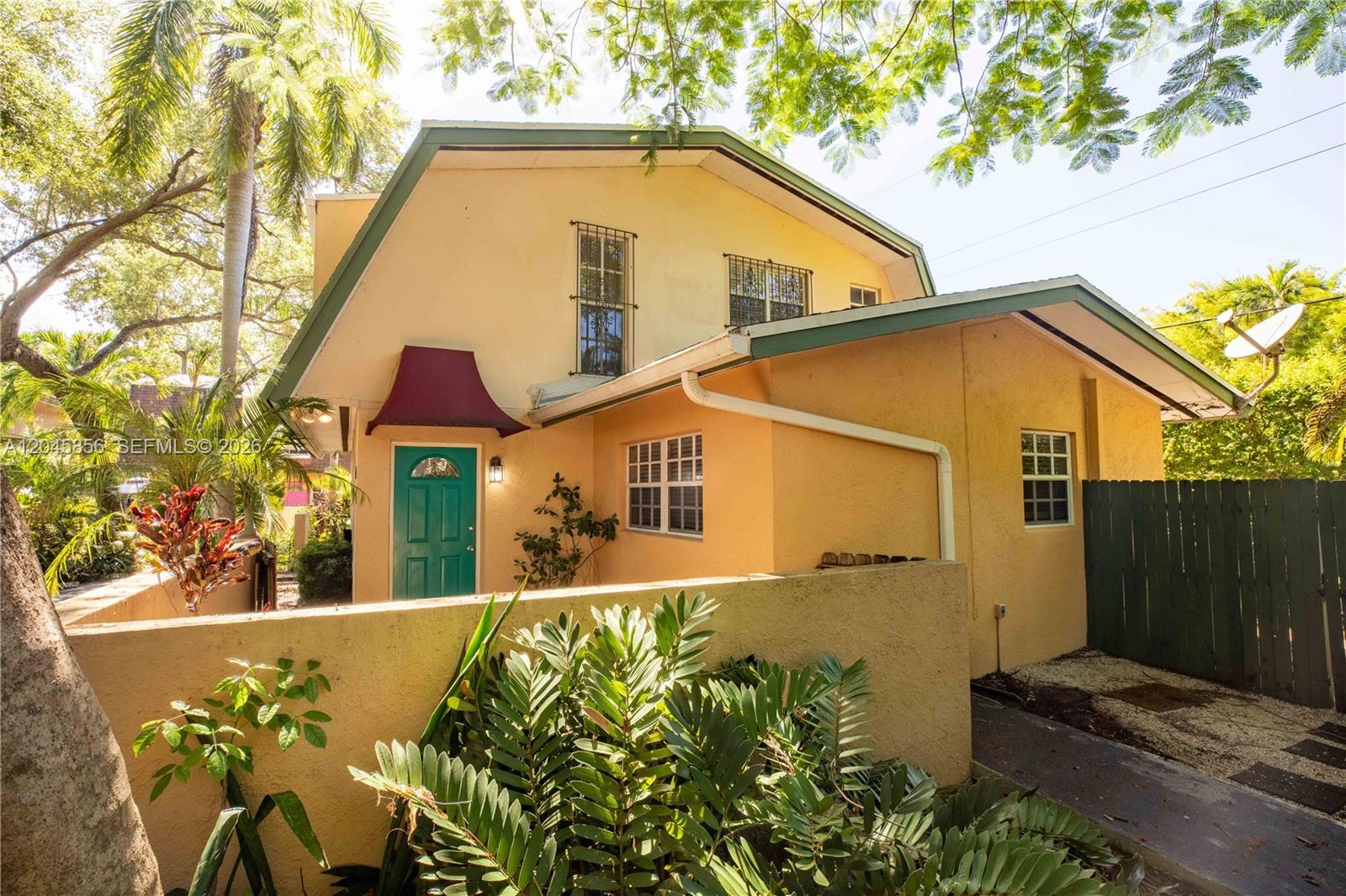 2945 Day Avenue 2953