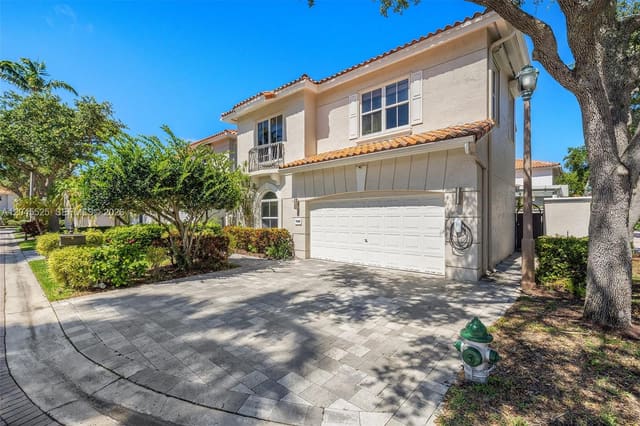 1549 Shoreline Way, Three Islands 3rd, Hollywood, FL