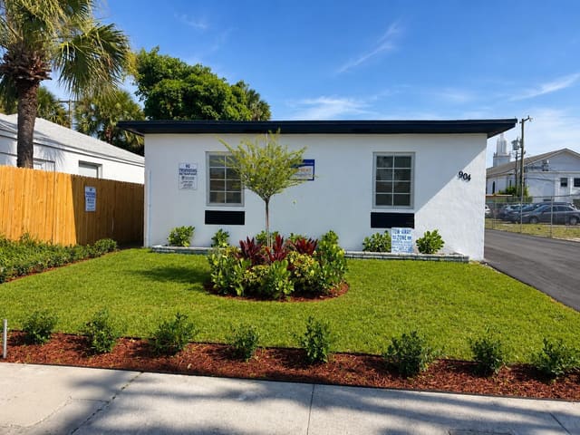 904 10th Street 1, West Palm Beach, FL 33401