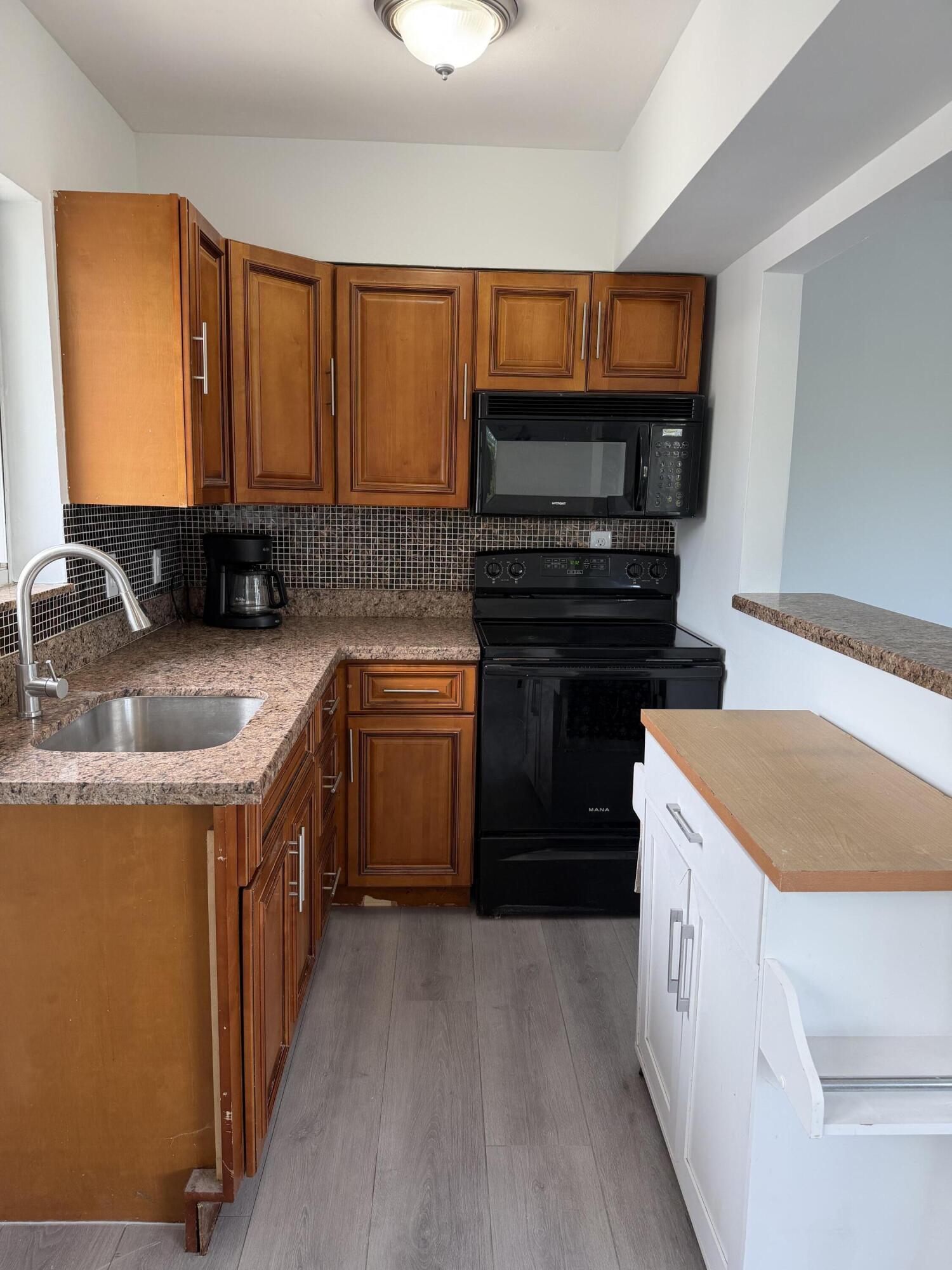 510 SW 15th Street 204, Pompano Beach, FL 33060