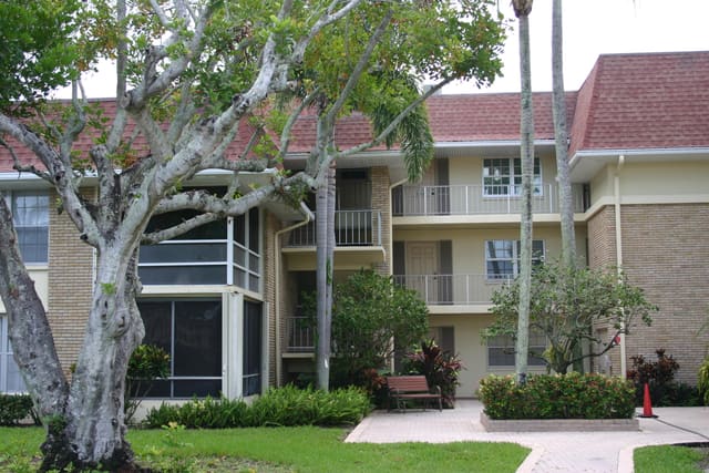 5570 Tamberlane Circle 130, Palm Beach Gardens, FL 33418