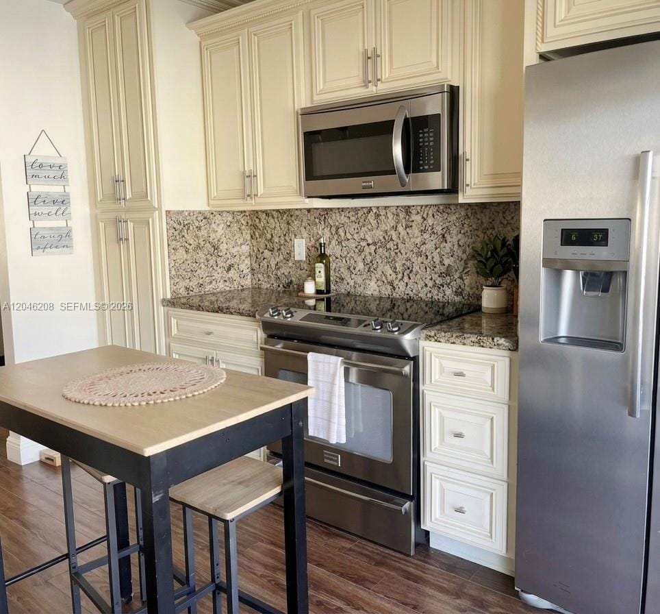 7100 NW 173rd Drive 1304 — photo 3