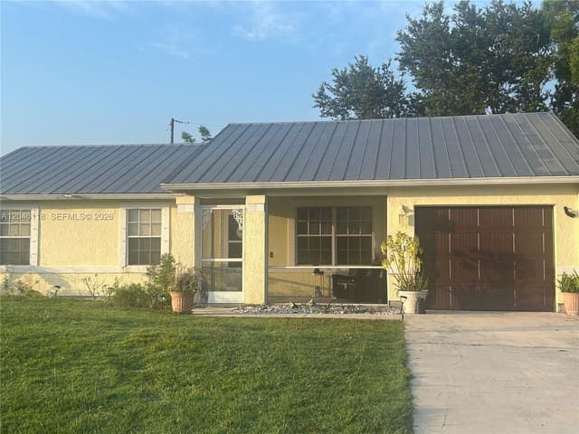 5411 NW Consumer Avenue, Port St. Lucie, FL 34983
