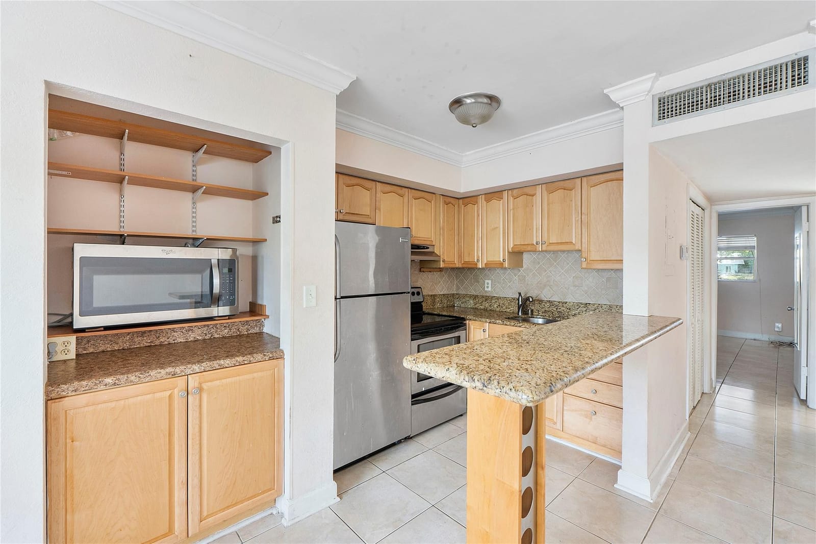 4050 NE 12th Terrace 39-2, Oakland Park, FL 33334 photo 2