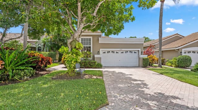 4706 Carlton Golf Drive, Wycliffe, Wellington, FL