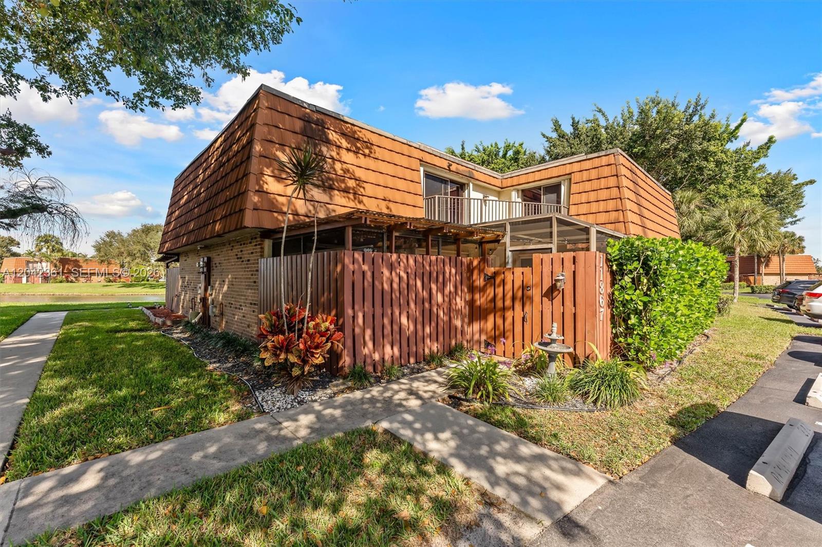 11867 SW 13th Court, Davie, FL 33325