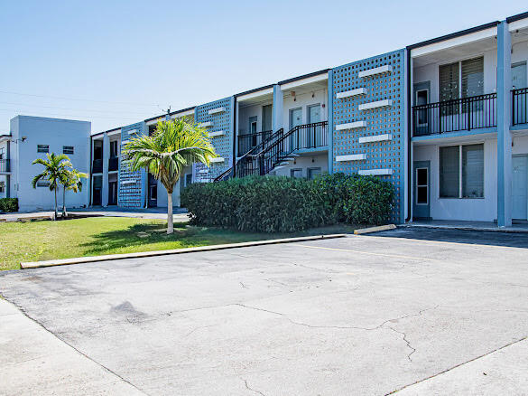 980 NE 169th Street, North Miami Beach, FL 33162