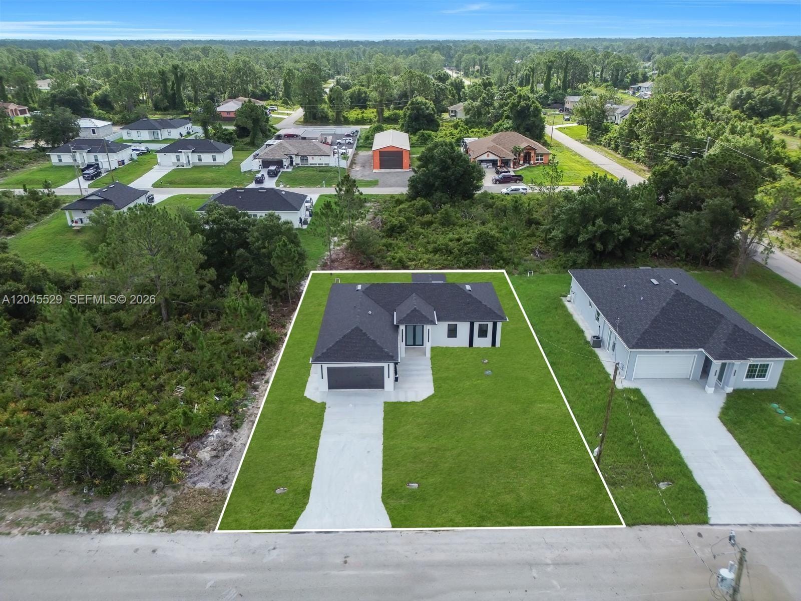 323 Lloyd Avenue S — photo 12