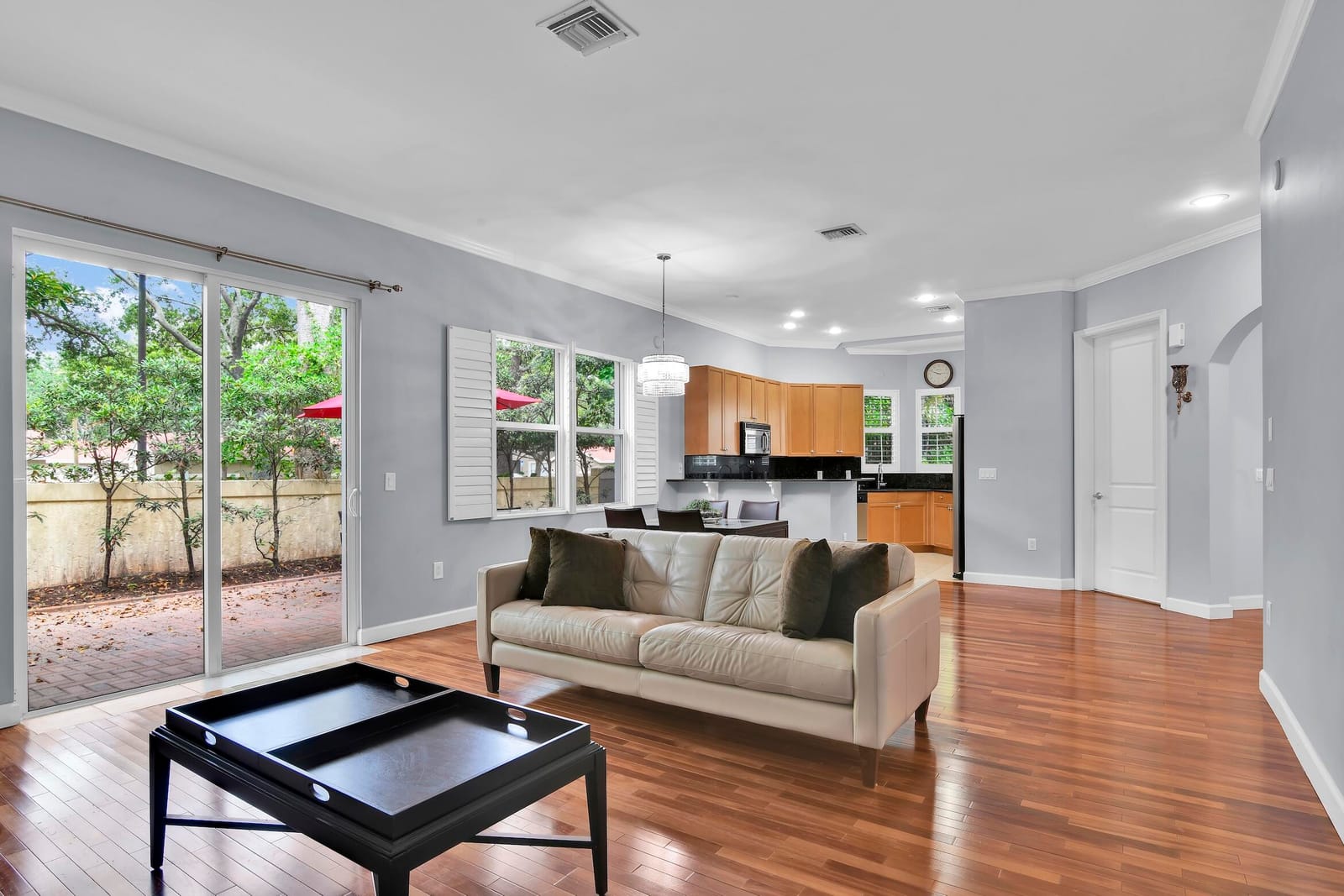 1835 Highland Grove Drive — photo 8