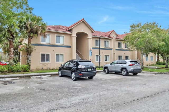 1103 Golden Lakes Boulevard 1013, West Palm Beach, FL 33411