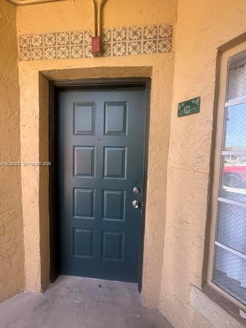 18336 NW 68th Avenue C, Hialeah, FL 33015