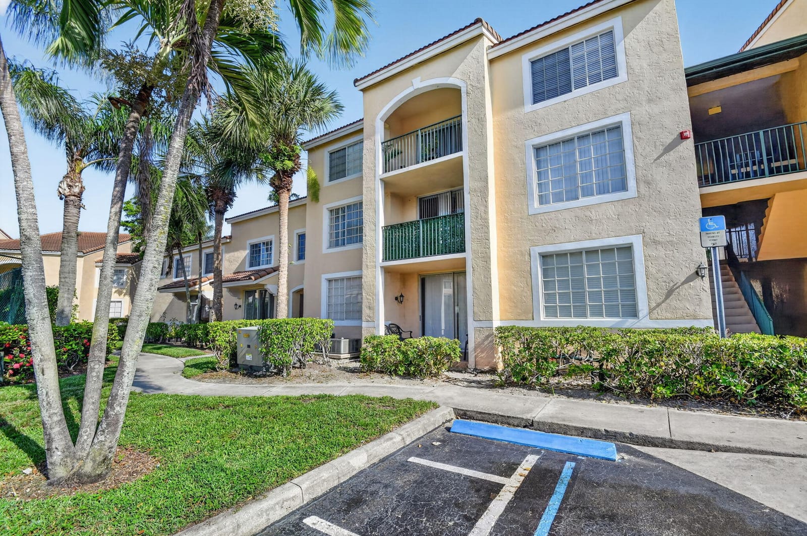 1733 Village Boulevard 105, West Palm Beach, FL 33409 photo 23