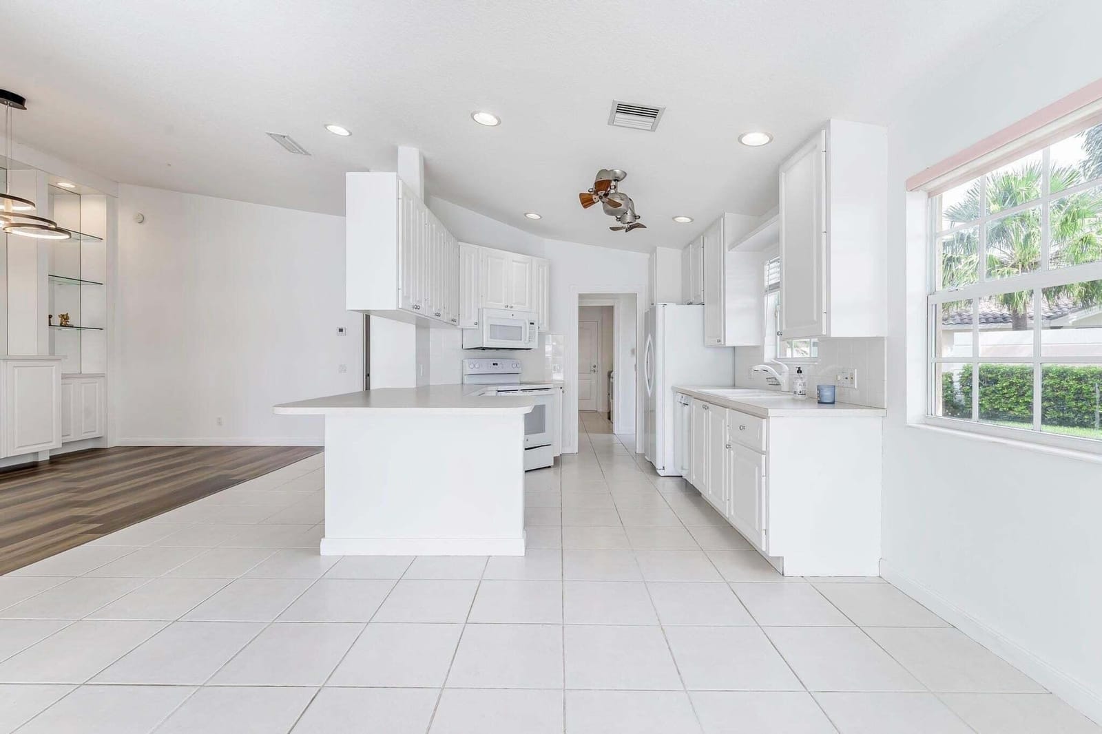 8270 Eleuthera Lane — photo 10