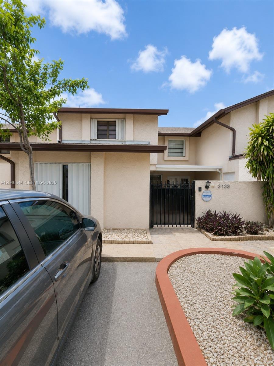 8188 NW 98th Lane 122, Hialeah Gardens, FL 33016