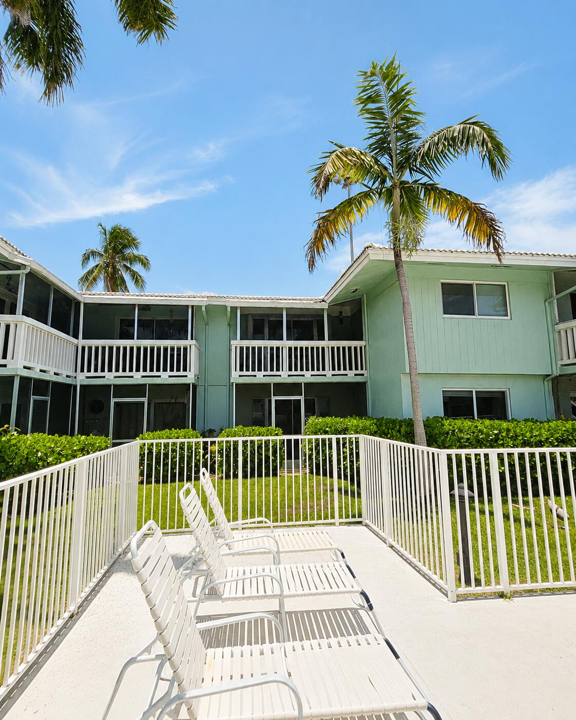 322 N Federal Highway 239, Deerfield Beach, FL 33441