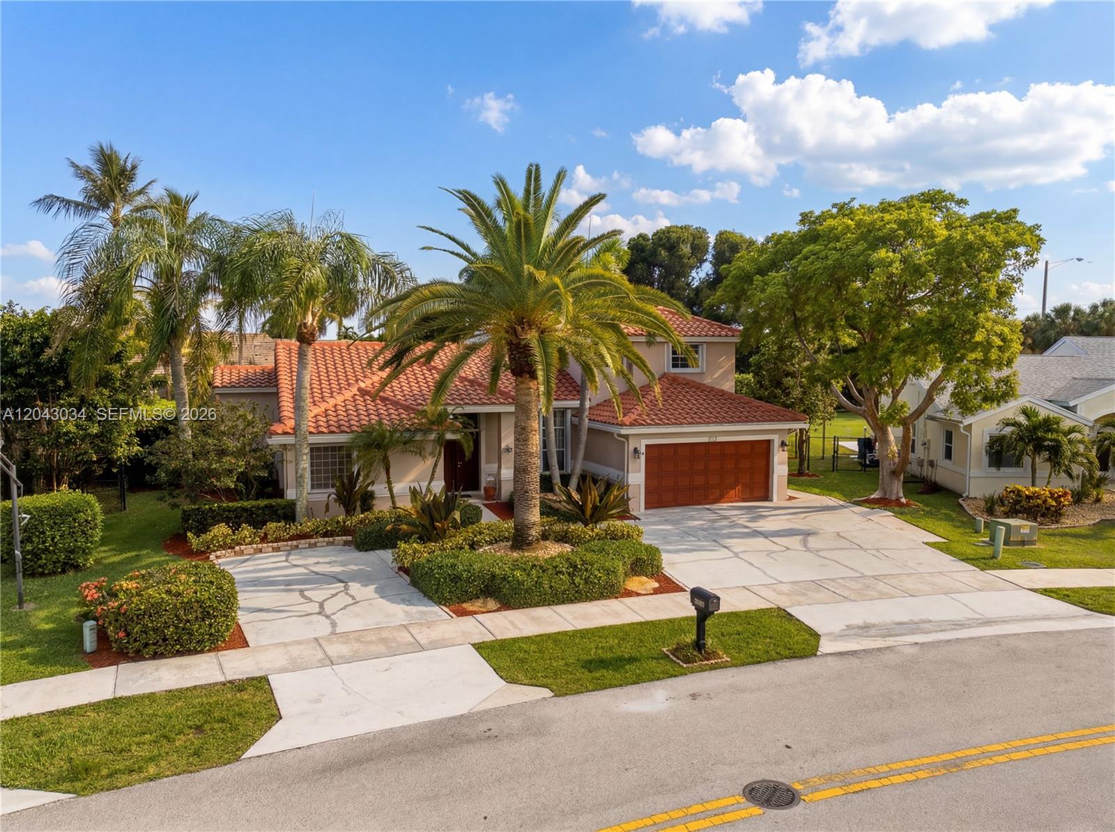 9830 SW 15th Drive, Davie, FL 33324