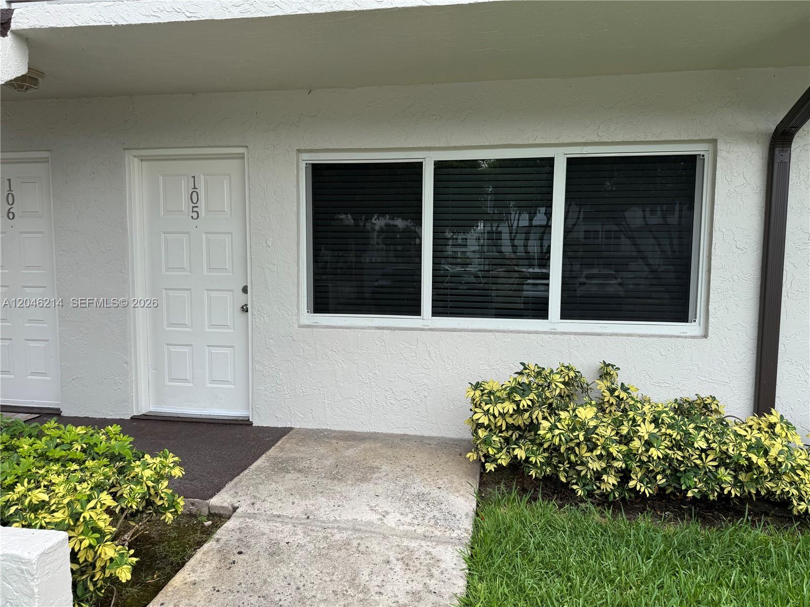 8695 NW 6th Lane 2105, Miami, FL 33126