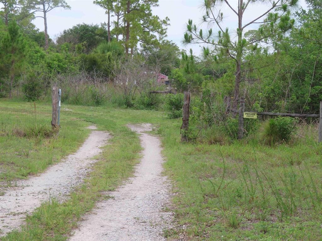 18496 Glades Cut Off Road — photo 1