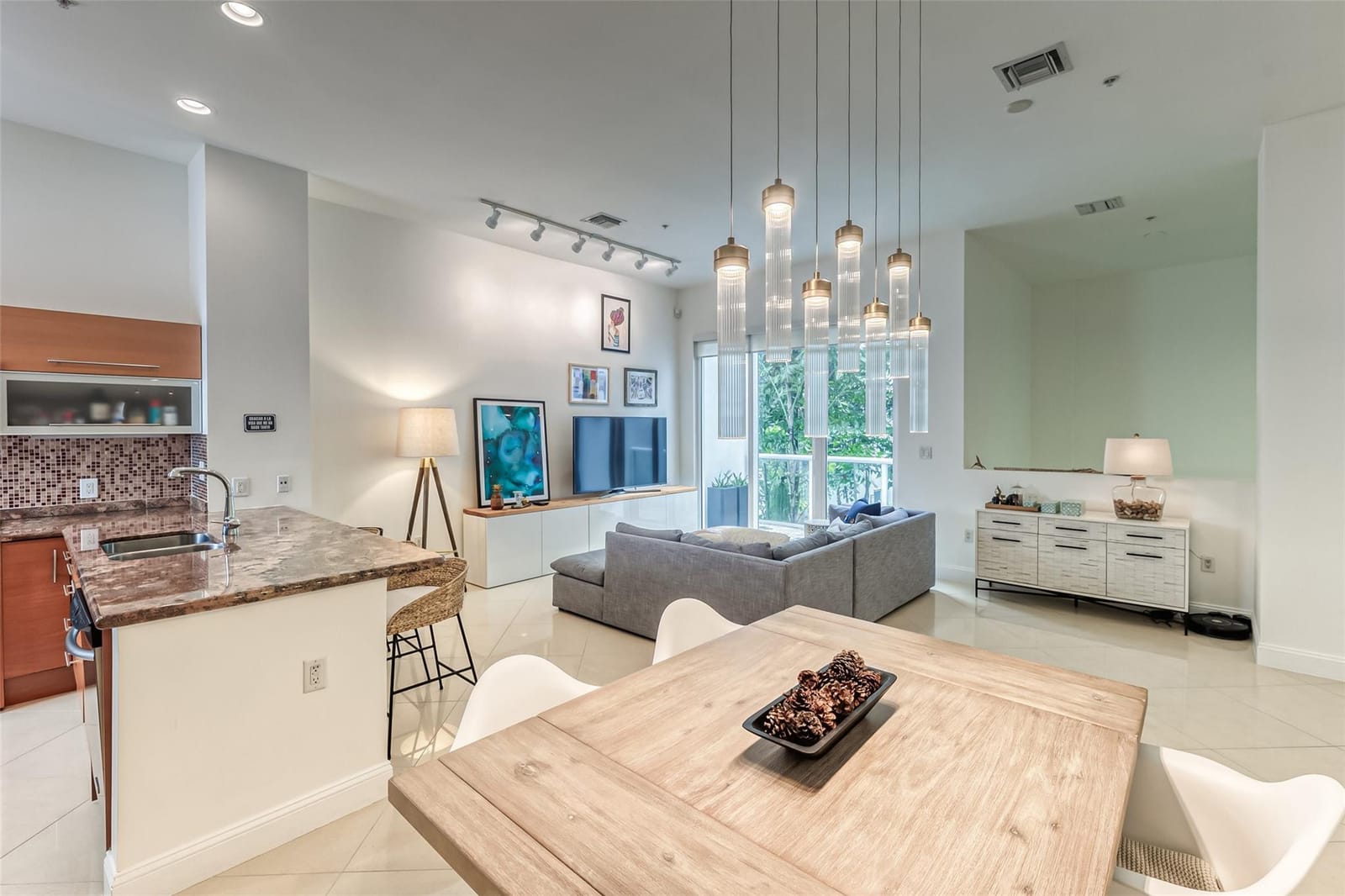 727 NE 4th Avenue — photo 12