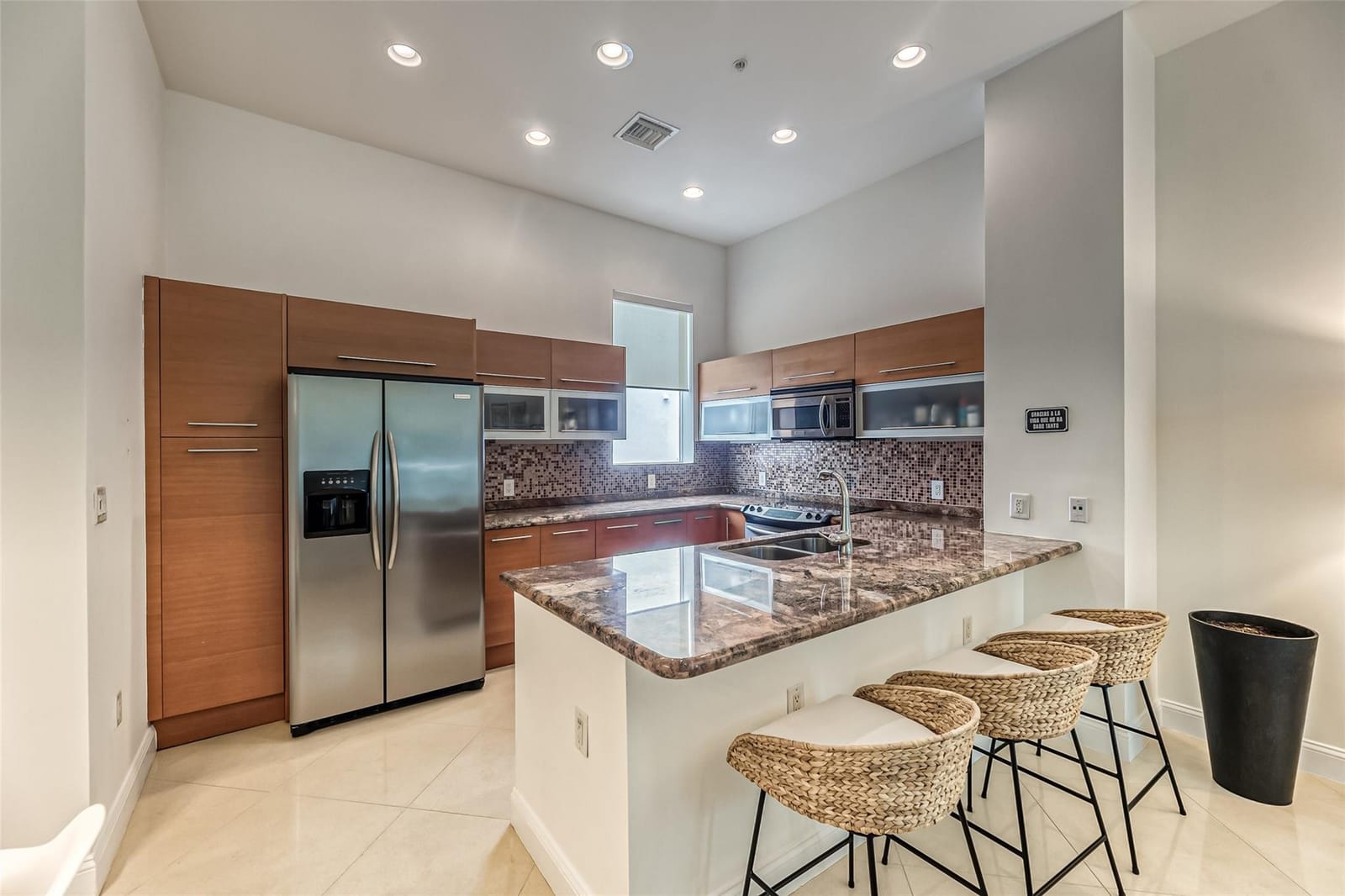 727 NE 4th Avenue — photo 9