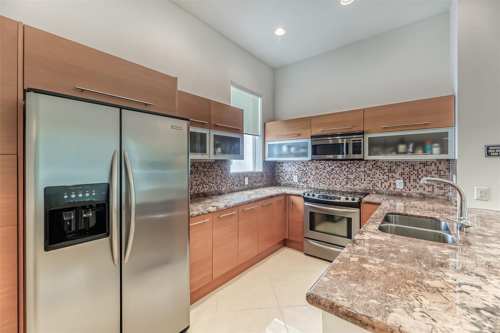 727 NE 4th Avenue — photo 10