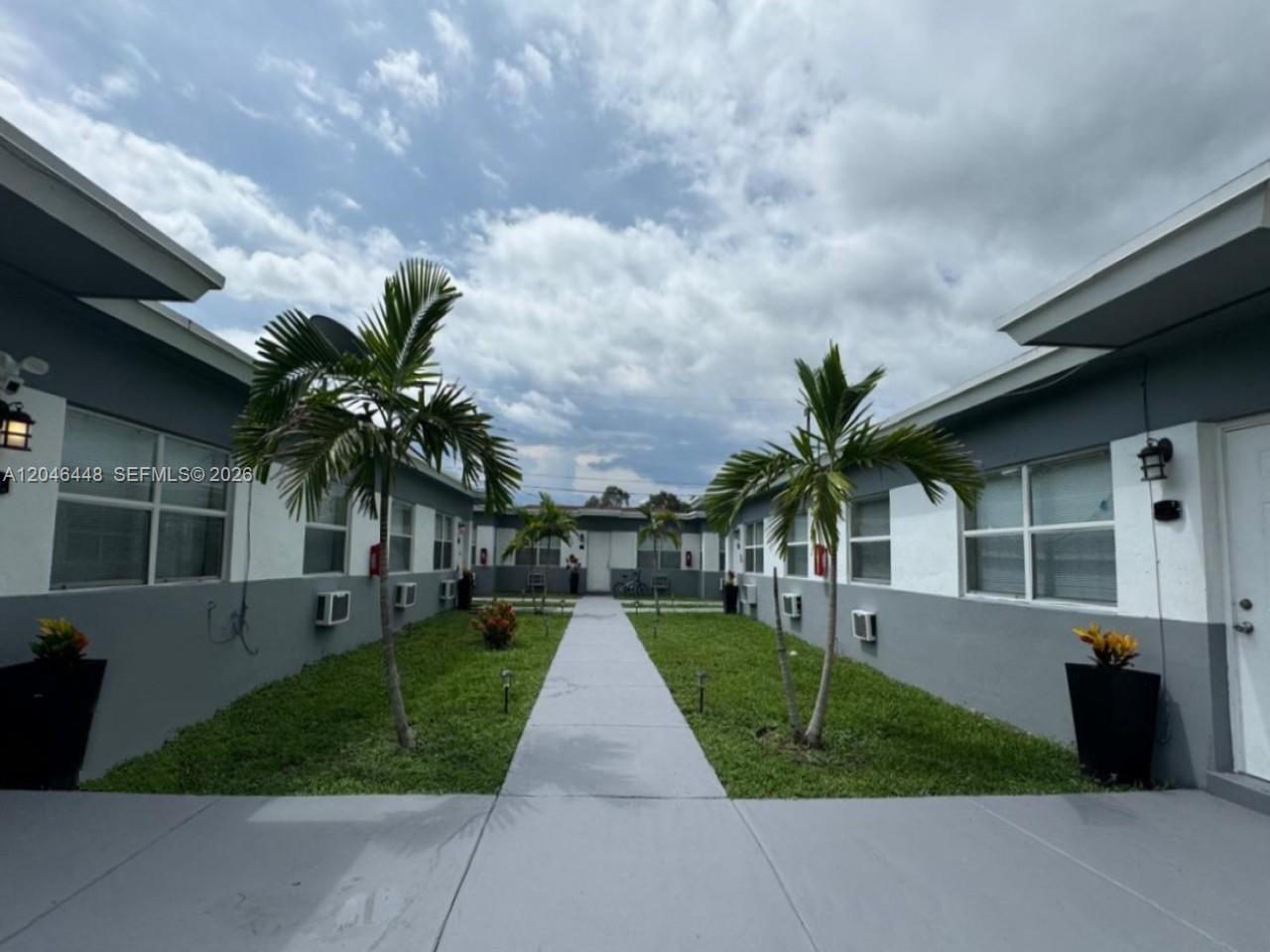 2300 Douglas Street 1, Hollywood, FL 33020