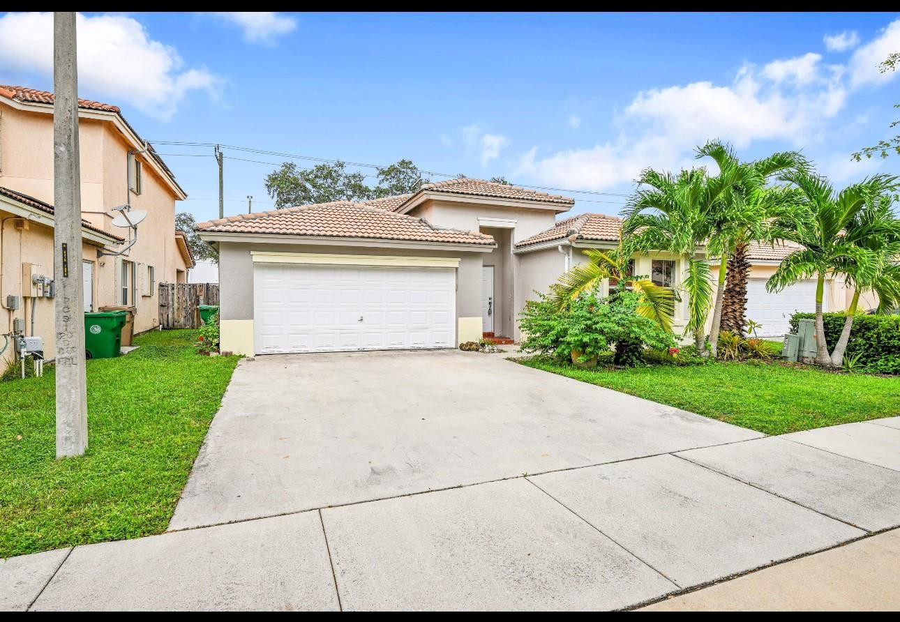 13761 N Garden Cove Circle, Davie, FL 33325