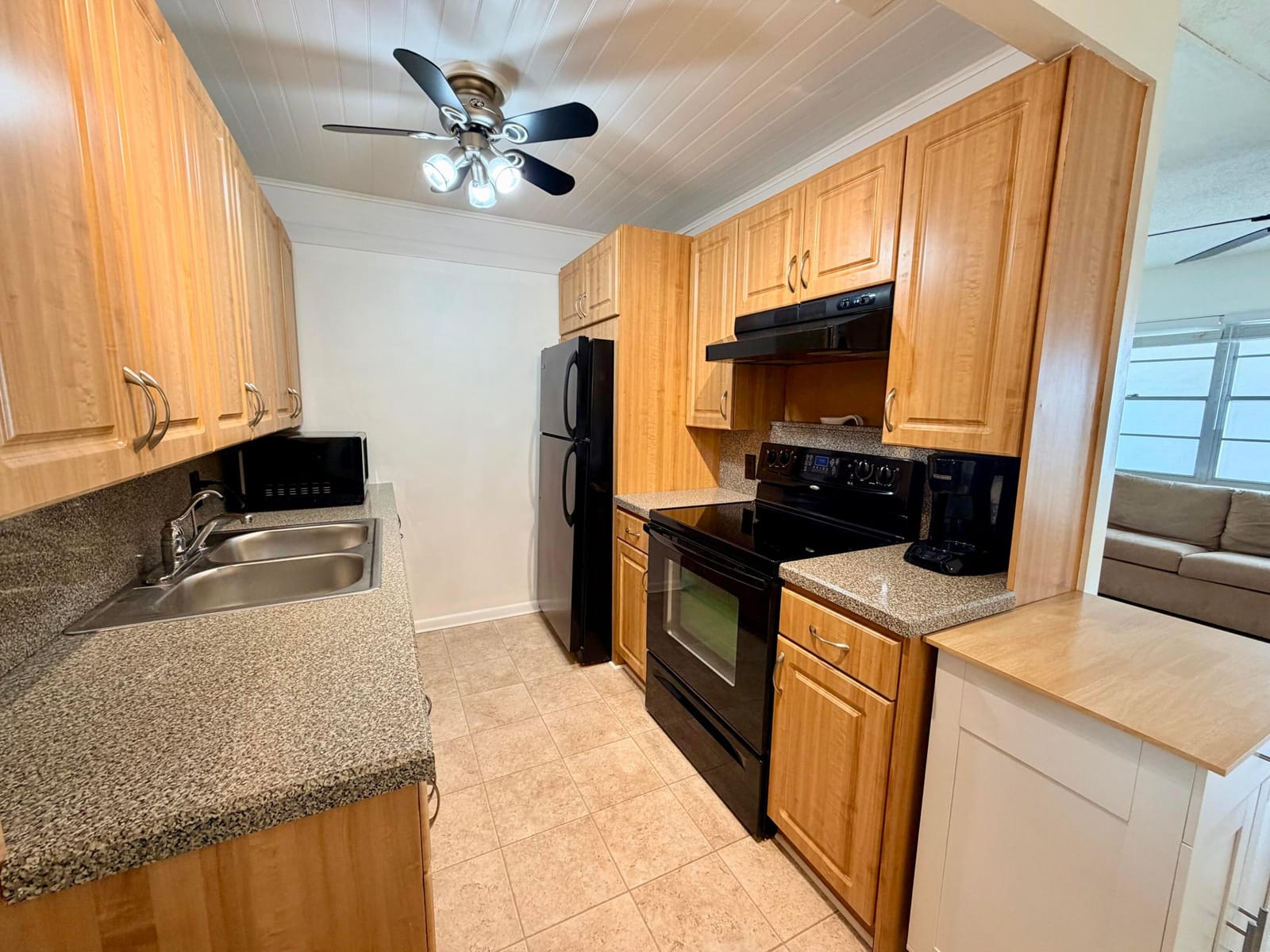 2090 Newport S 2090, Deerfield Beach, FL 33442 photo 11