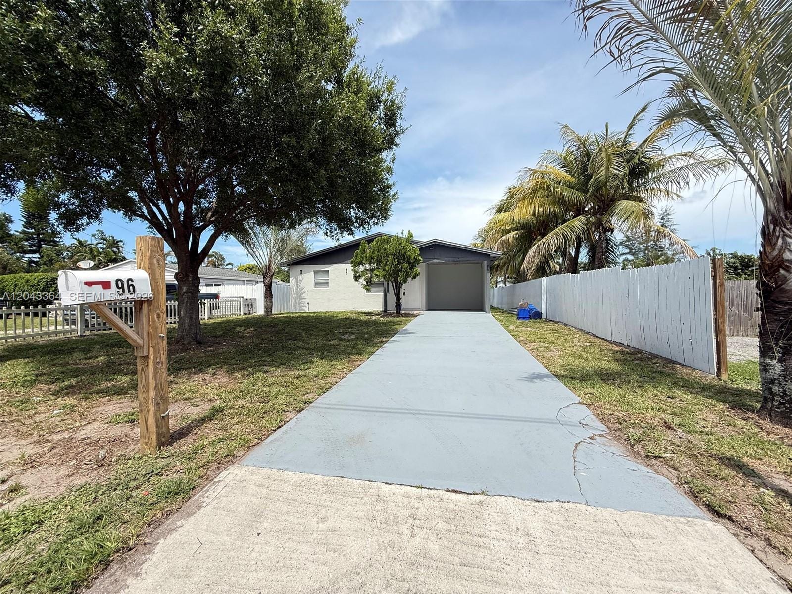 96 Caroline Drive, West Palm Beach, FL 33415 photo 2