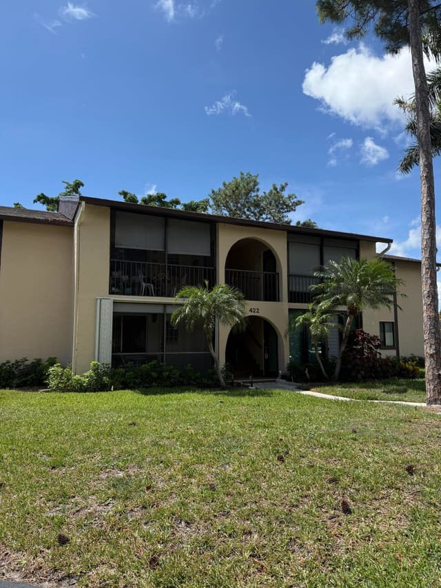 422 Pine Glen Lane A-1, Greenacres, FL 33463