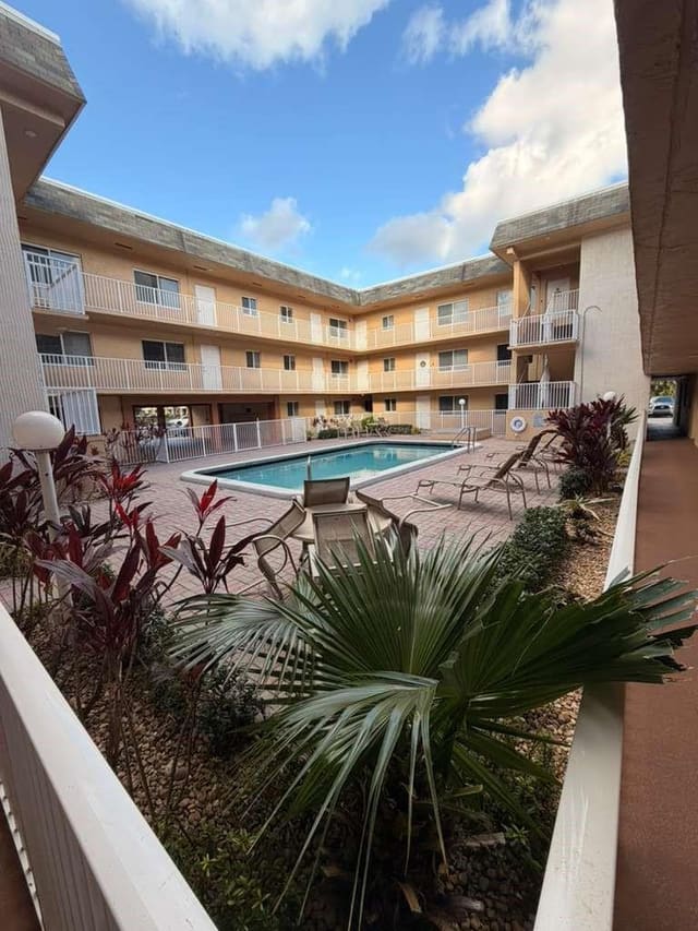 7910 Taft Street 109, Pembroke Pines, FL 33024