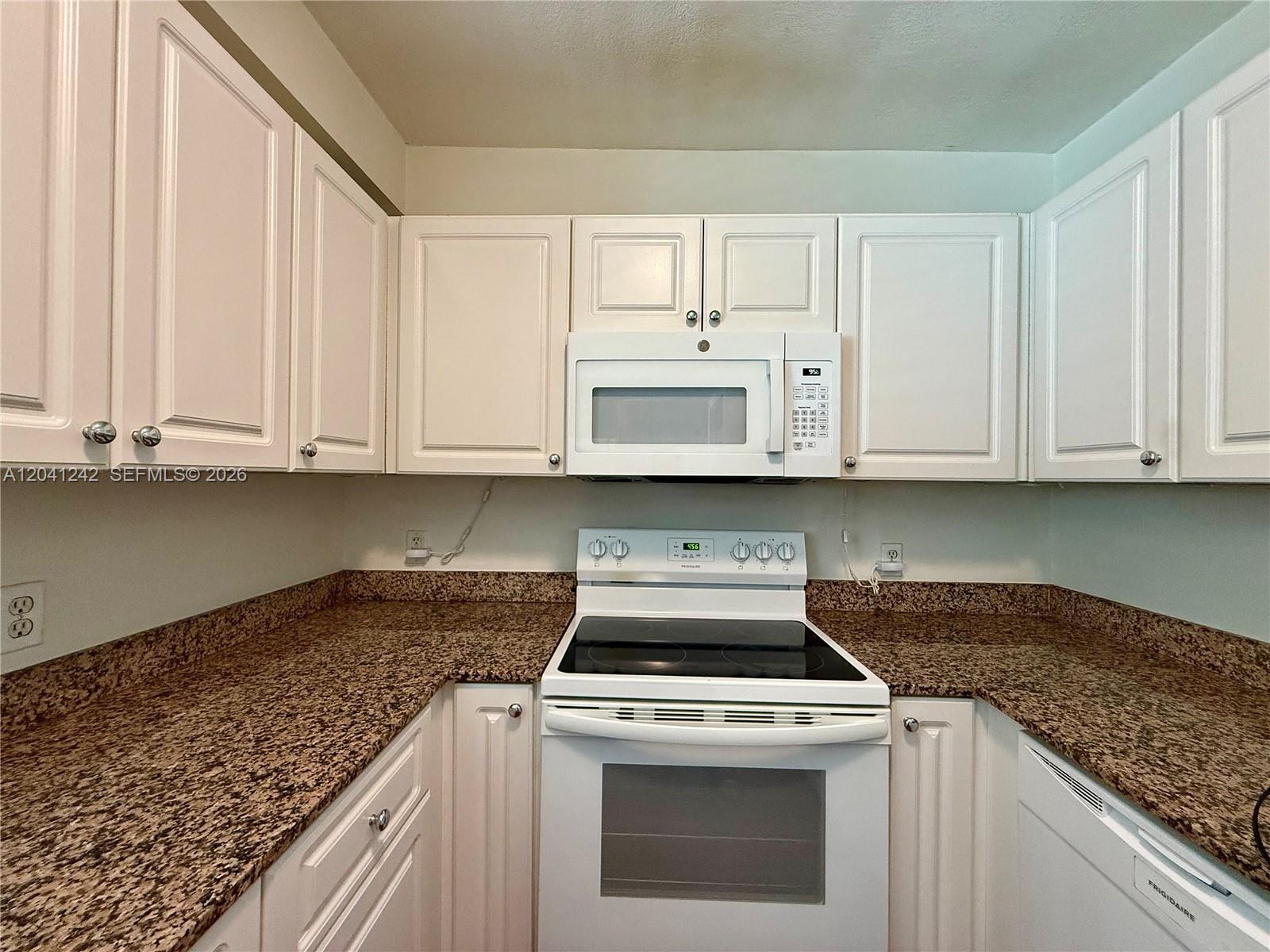 7800 Collins Avenue 407, Miami Beach, FL 33141