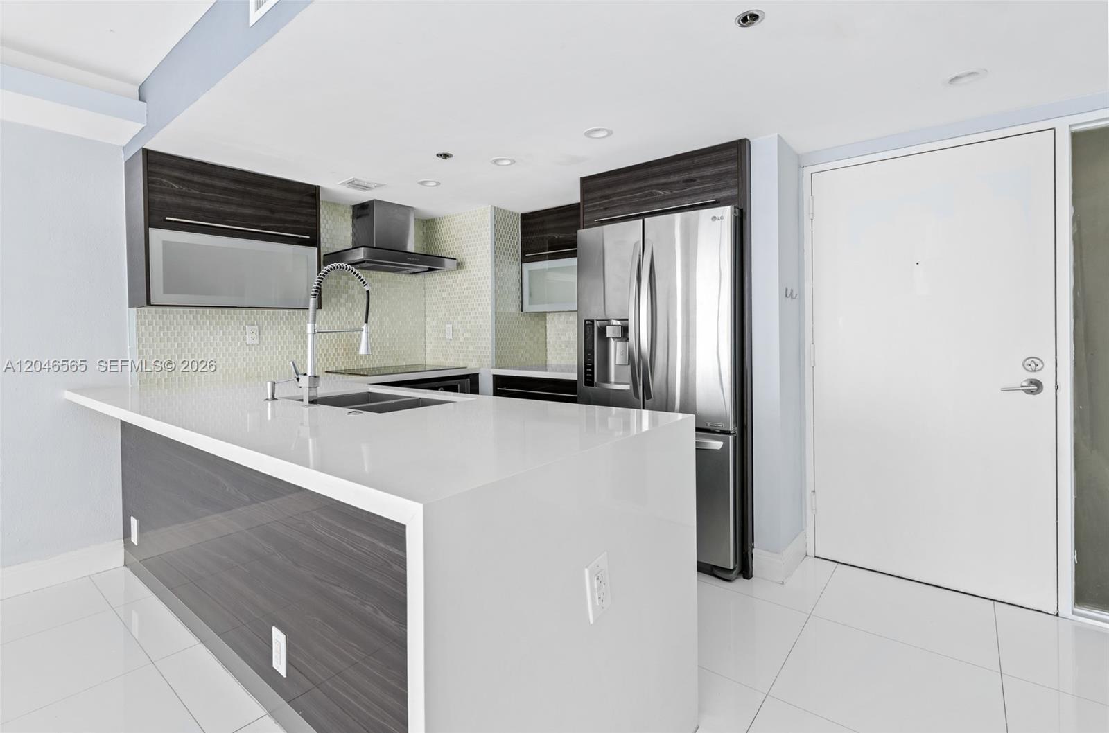 7601 E Treasure Drive 2110, North Bay Village, FL 33141