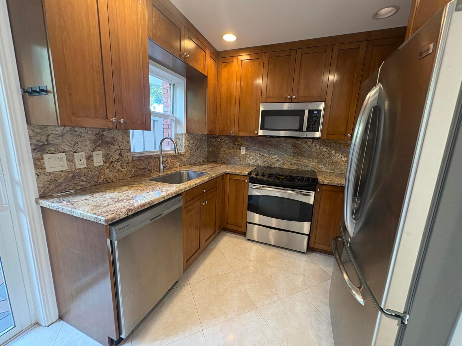 113 NE 20th Court 4g, Wilton Manors, FL 33305 photo 20