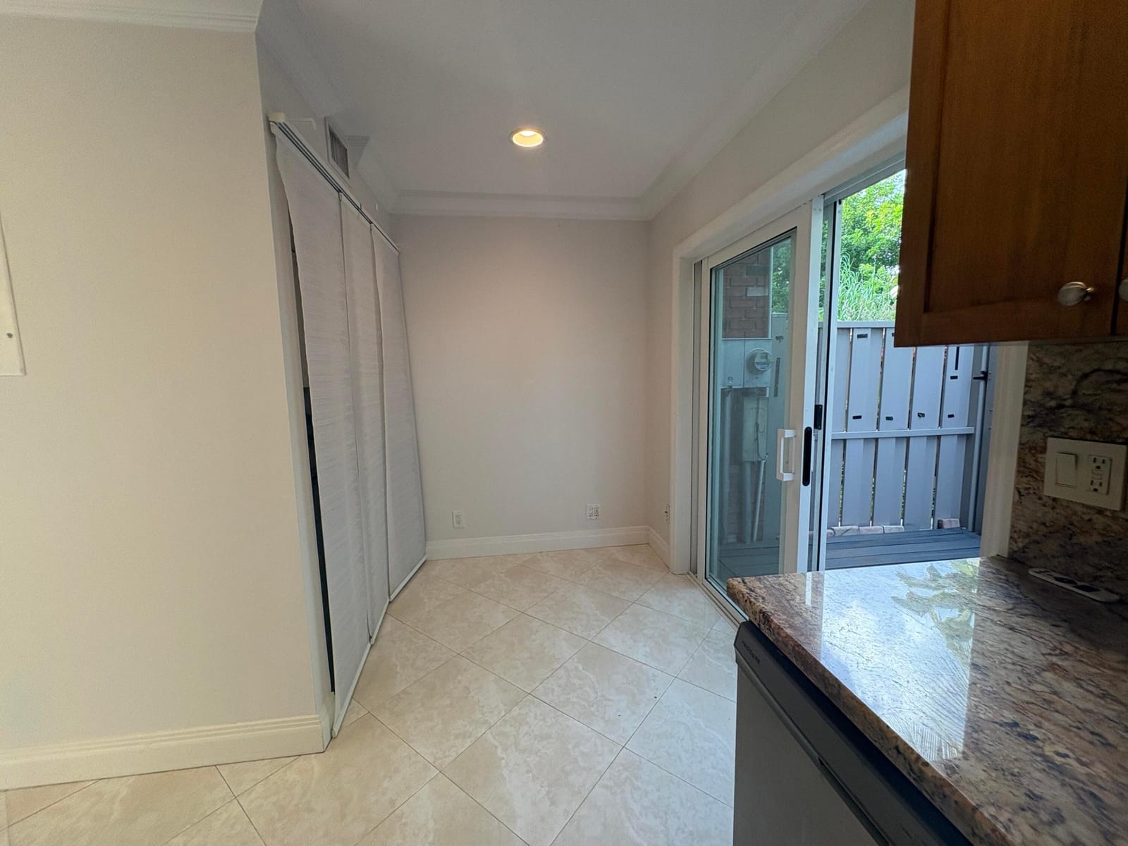 113 NE 20th Court 4g, Wilton Manors, FL 33305 photo 24