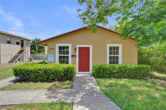 727 22nd Street B, West Palm Beach, FL 33407