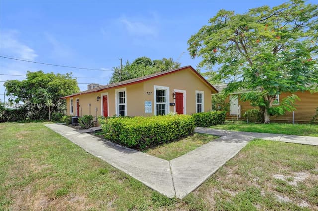 727 22nd Street A, West Palm Beach, FL 33407