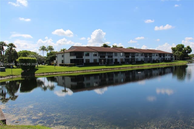 9459 W Mcnab Road 215, Tamarac, FL 33321