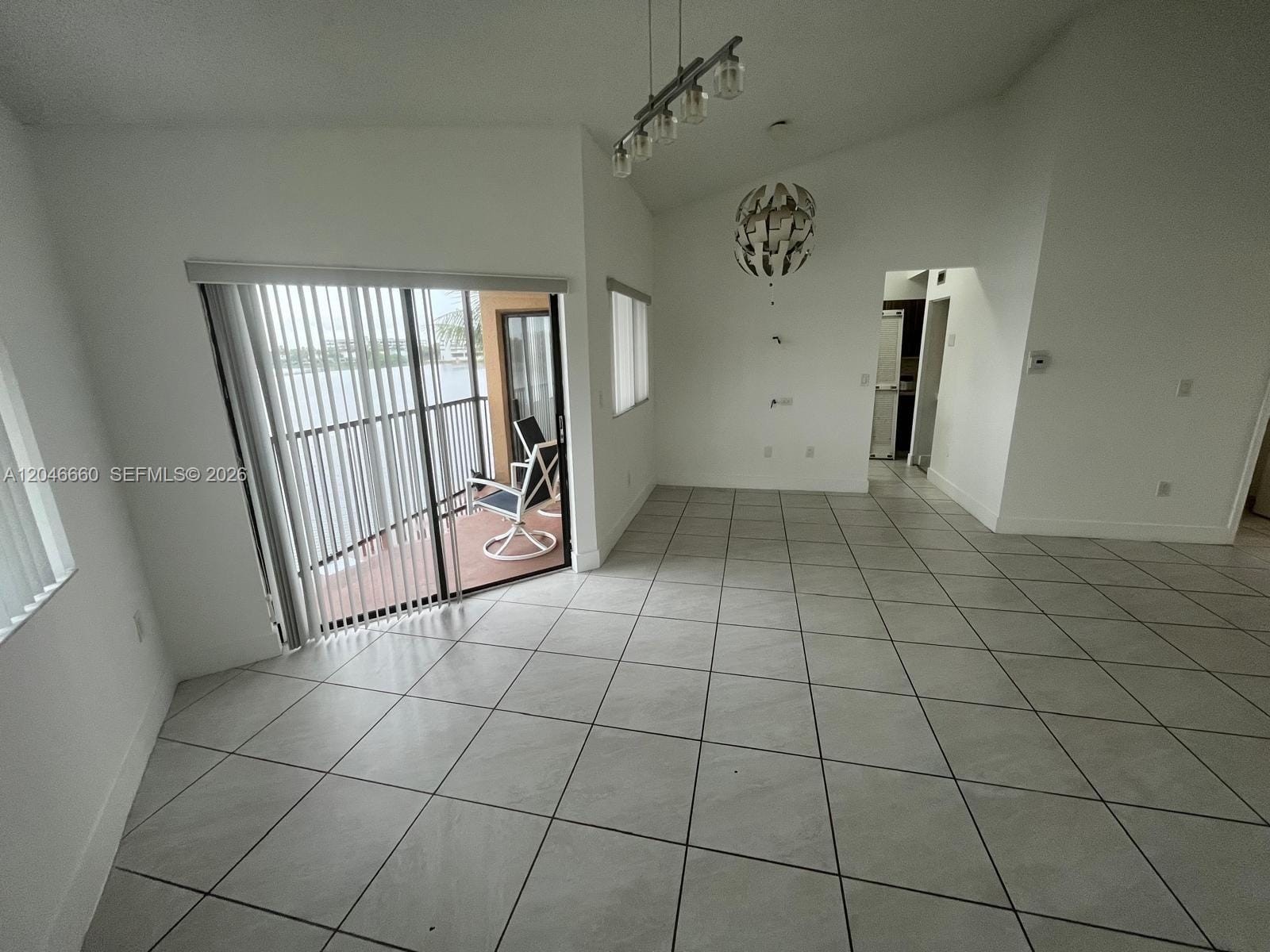 15545 N Miami Lakeway N 303 — photo 7