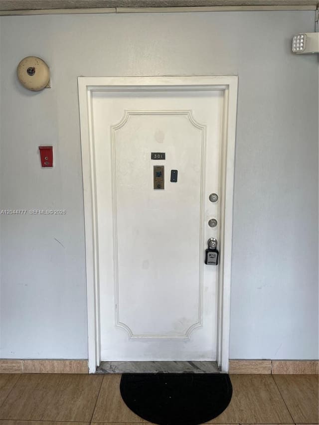 13685 NE 10th Avenue 301, Golden Terrace, North Miami, FL