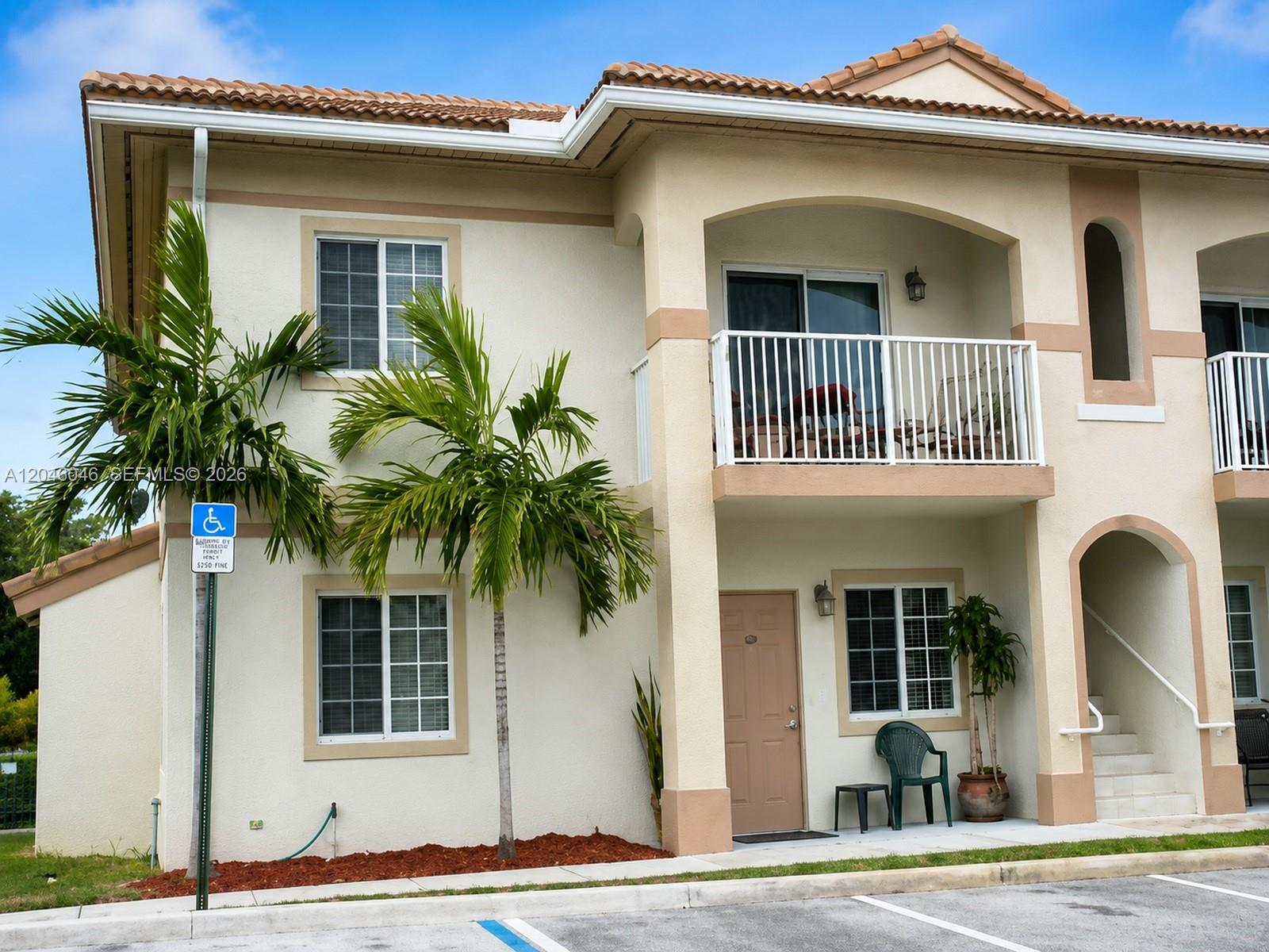 Pending home at 4950 Washington Street 12-4, Hollywood, FL 33021