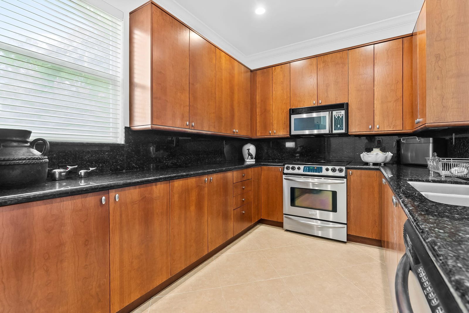 725 SW 4th Avenue — photo 4